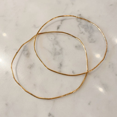 Dainty Gold Bangle | Round