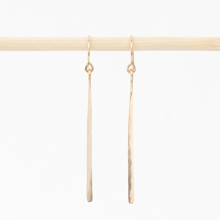 gold-filled dangle earrings - hammered wire - minimalistic - modern jewelry - handmade in Maine