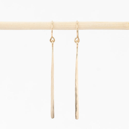 gold-filled dangle earrings - hammered wire - minimalistic - modern jewelry - handmade in Maine