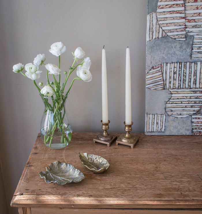 lifestyle: beckett street - portland Maine - Munjoy Hill - vintage - home decor - interior - glass vase - flowers